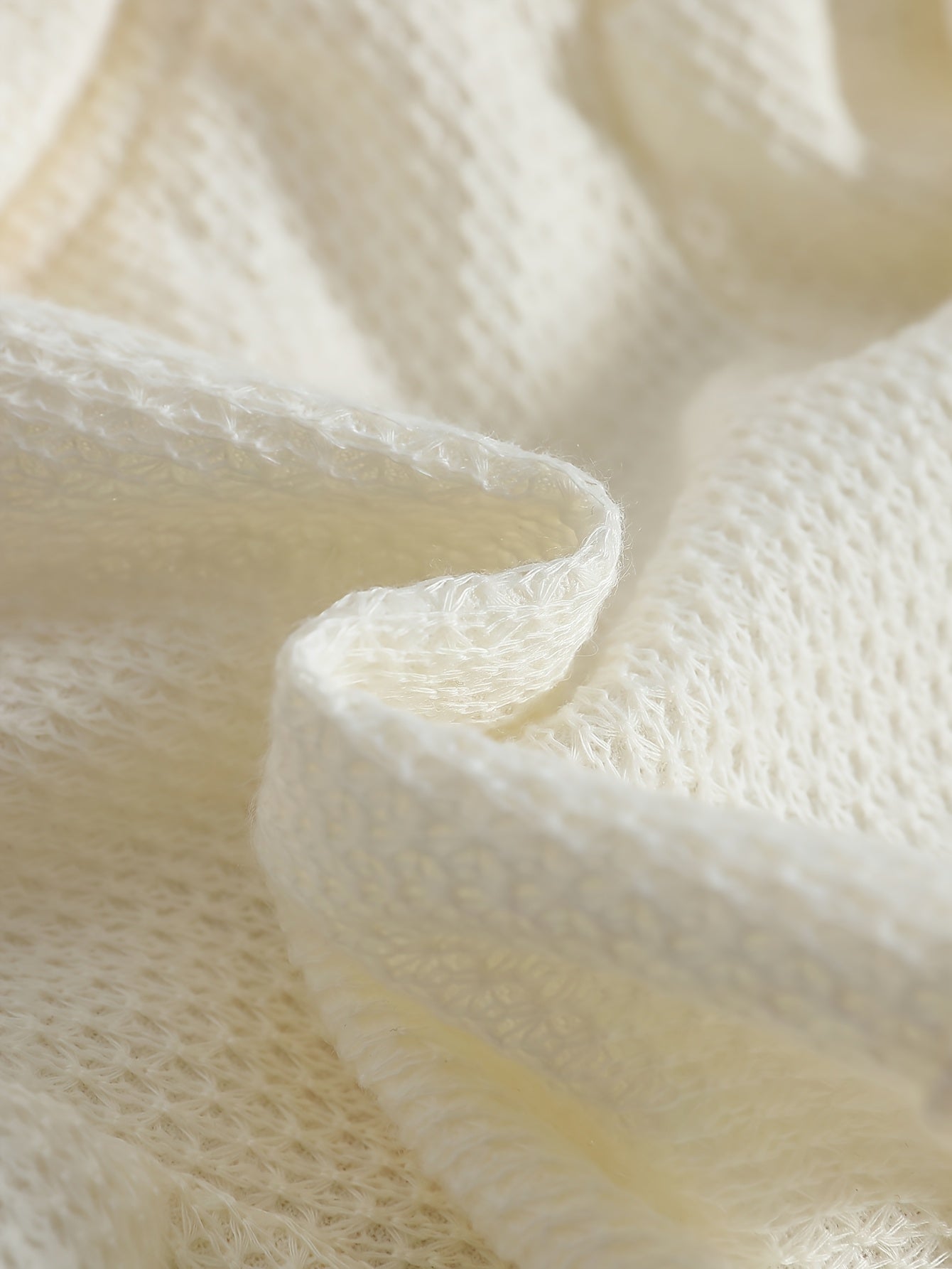 Baby clothing, girls' clothes, baby clothes, back-to-school season gifts for baby girls, cute autumn and winter, two-piece combination of a long-sleeved coat with a lapels and a round-neck flower-decorated dress, suitable for