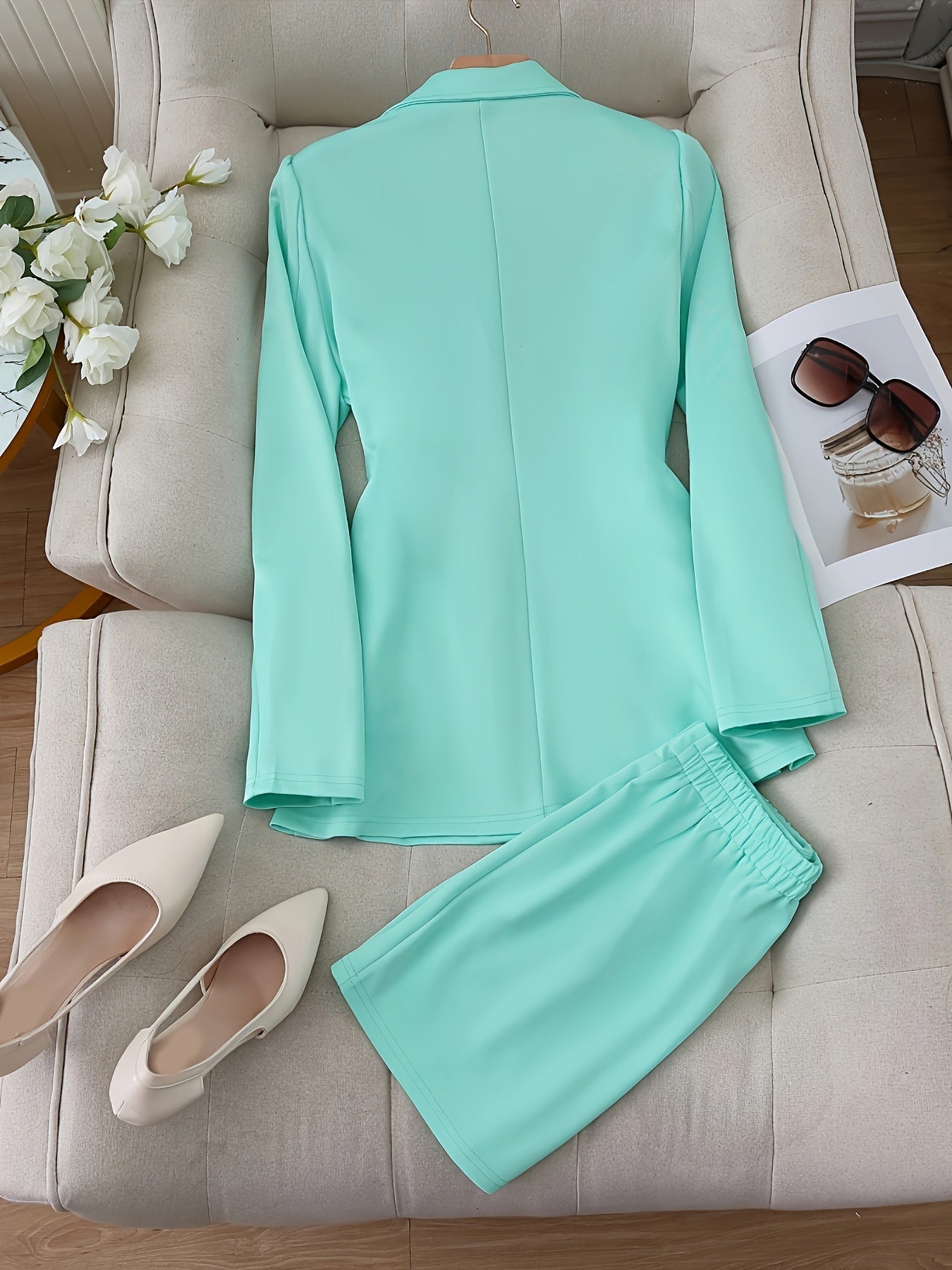 Elegant White Double-Breasted Blazer with Floral Print - Stylish Short Sleeve Suit for Women, Professional Attire with Button Details, Polyester Blend, All-Season Wear, Office Attire|Floral Print Blazer|Structured Shoulders,